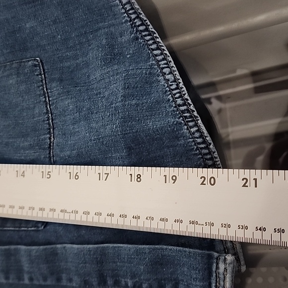 Citizens Of Humanity Blue Bea Cropped Denim Shirt - Picture 12 of 12